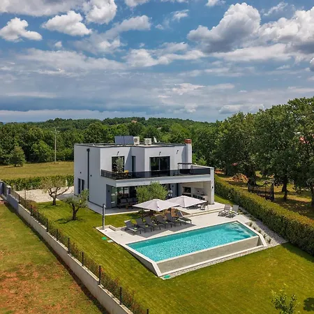 Superiore In Jakovici Tinjan