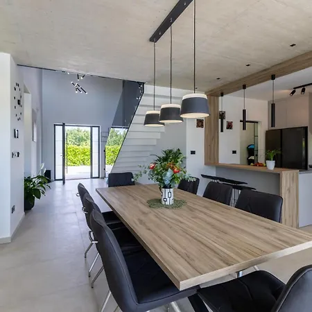 Villa Superiore In Jakovici *