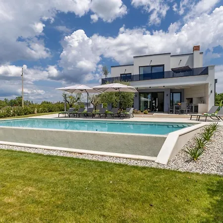 Superiore In Jakovici Villa Tinjan