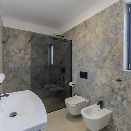 Villa Superiore In Jakovici Tinjan