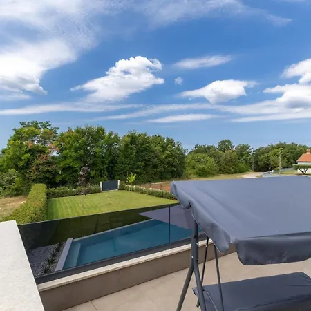 Villa Superiore In Jakovici *