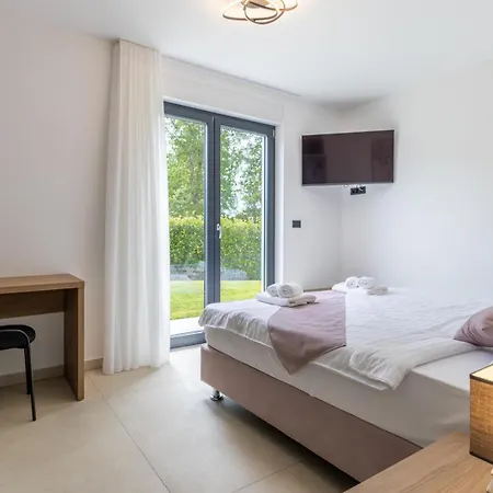 Superiore In Jakovici Villa Tinjan