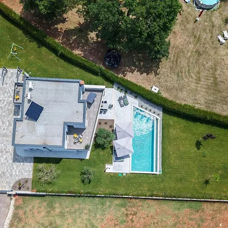 Villa Superiore In Jakovici Tinjan