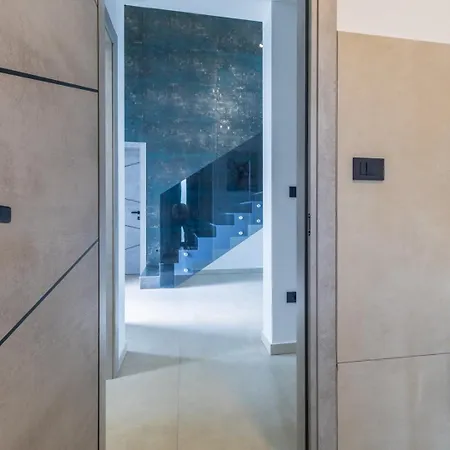 Superiore In Jakovici * Tinjan