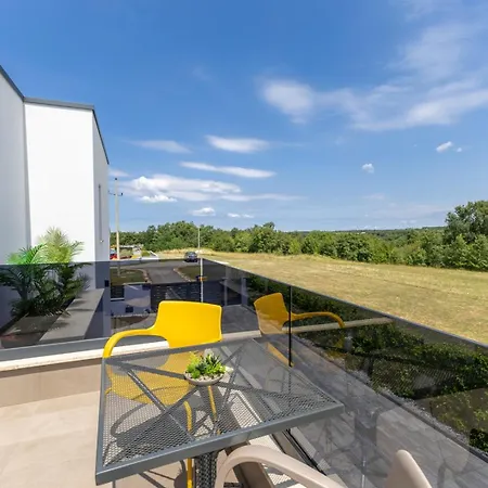 Villa Superiore In Jakovici