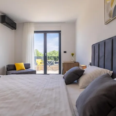 Villa Superiore In Jakovici Tinjan