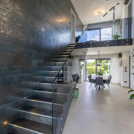 Superiore In Jakovici Tinjan