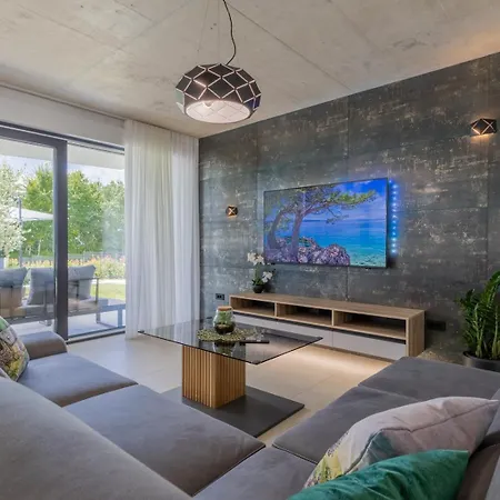 Superiore In Jakovici * Tinjan