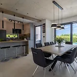 Superiore In Jakovici Villa *