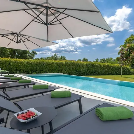 Superiore In Jakovici Villa Tinjan